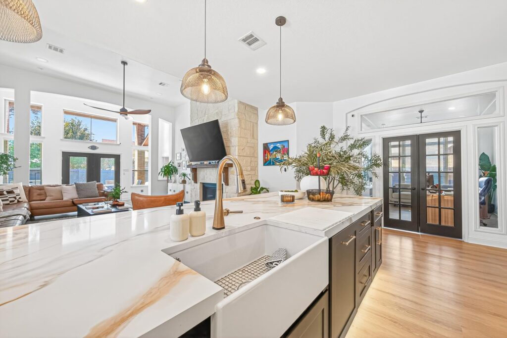 Complete Kitchen Remodel in Houston: Custom Cabinets and Open-Concept Living  